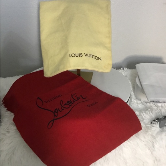 Accessories - Giveaway Louis Vuitton Dust Bag